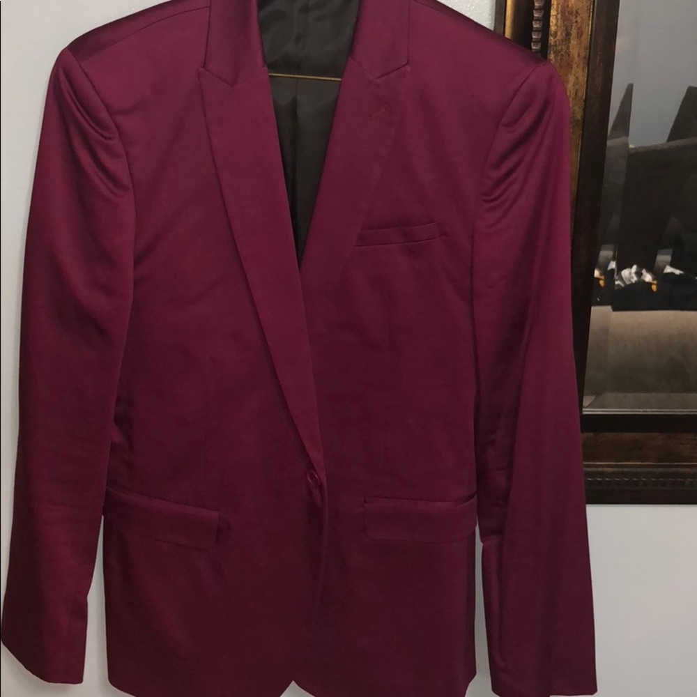 Magenta men suit